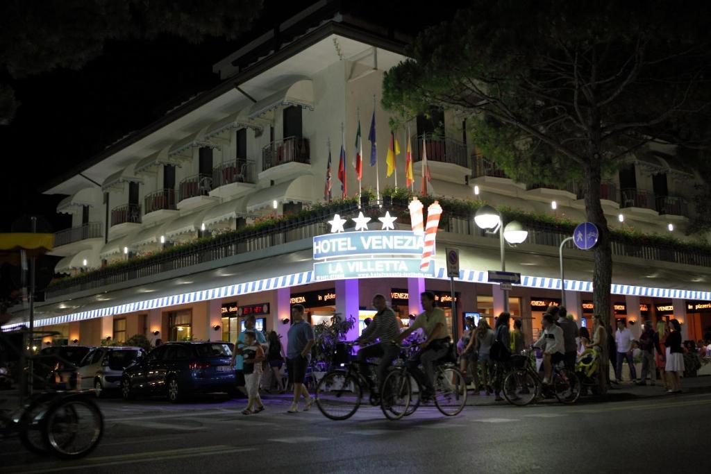 Hotel Venezia E La Villetta Lido di Jesolo Bagian luar foto