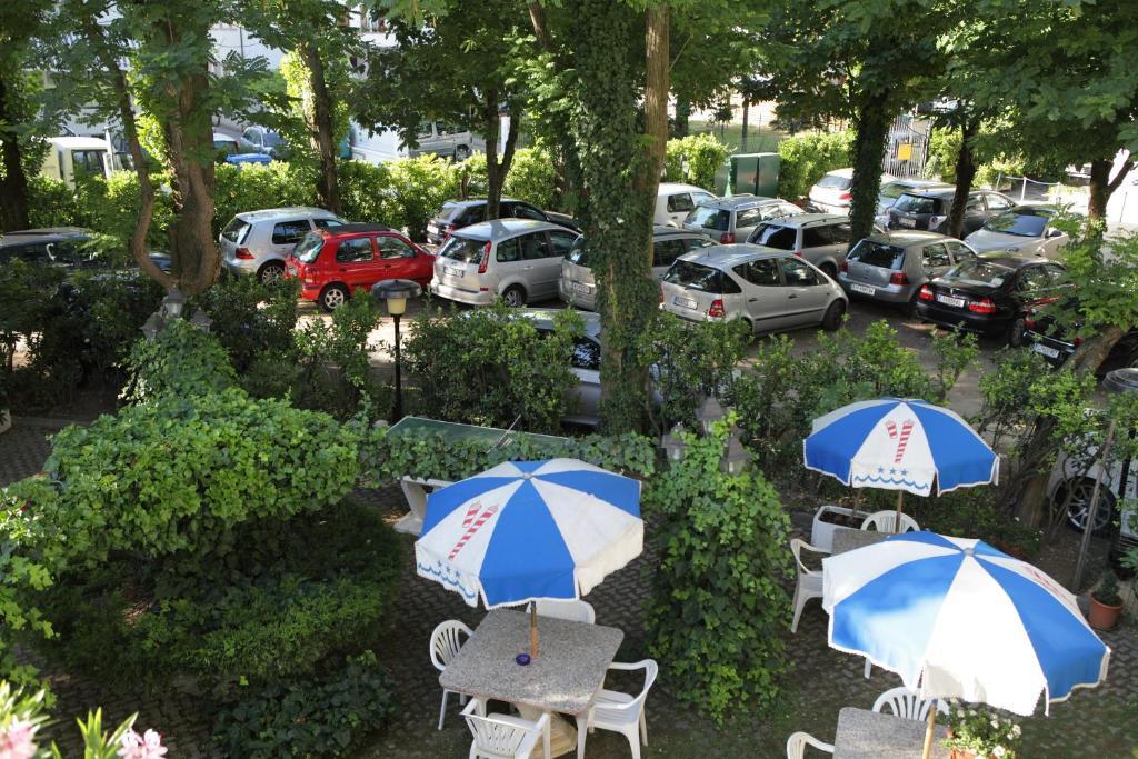 Hotel Venezia E La Villetta Lido di Jesolo Bagian luar foto