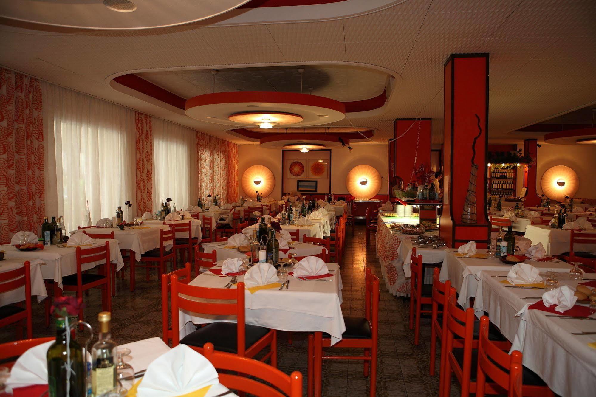 Hotel Venezia E La Villetta Lido di Jesolo Bagian luar foto
