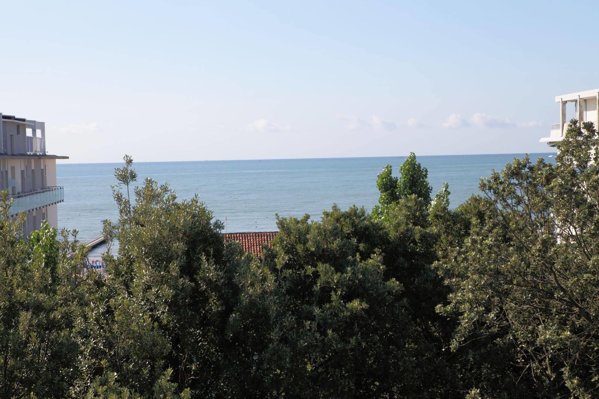 Hotel Venezia E La Villetta Lido di Jesolo Bagian luar foto