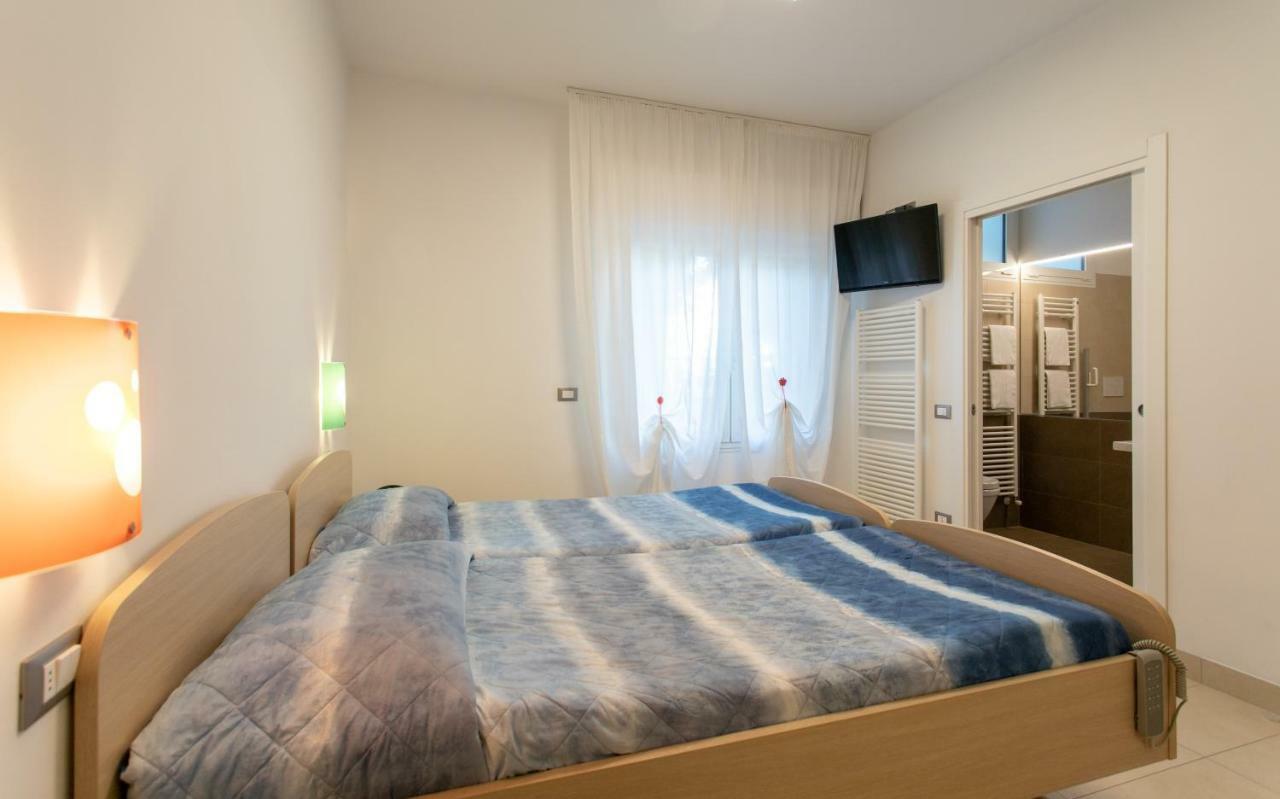 Hotel Venezia E La Villetta Lido di Jesolo Bagian luar foto
