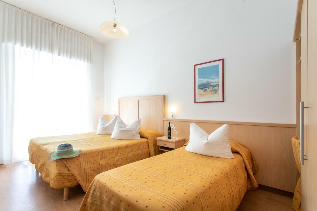Hotel Venezia E La Villetta Lido di Jesolo Bagian luar foto