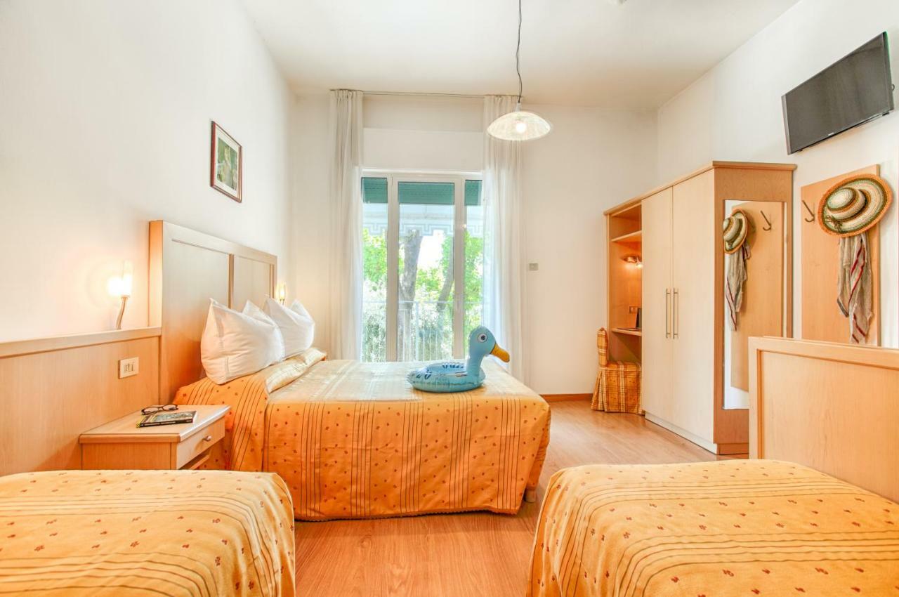 Hotel Venezia E La Villetta Lido di Jesolo Bagian luar foto