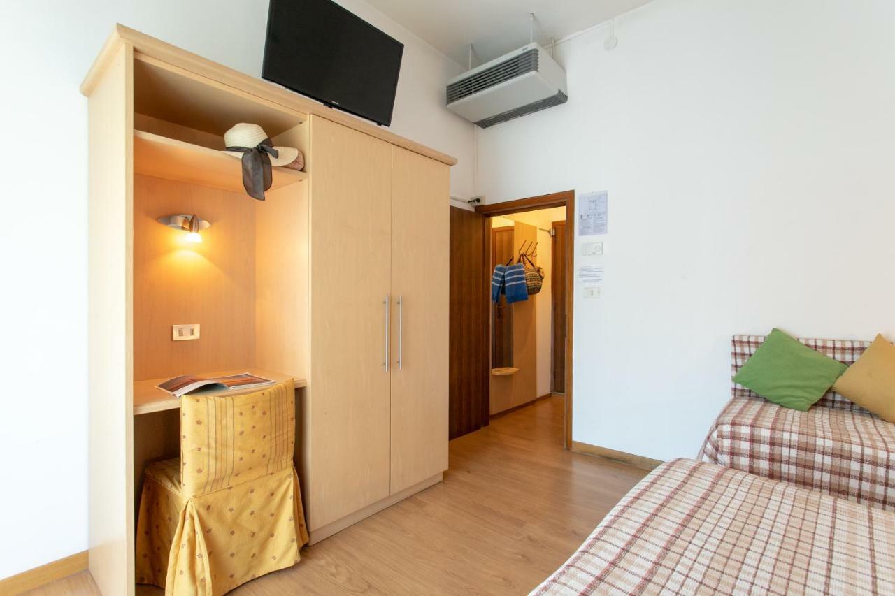 Hotel Venezia E La Villetta Lido di Jesolo Bagian luar foto