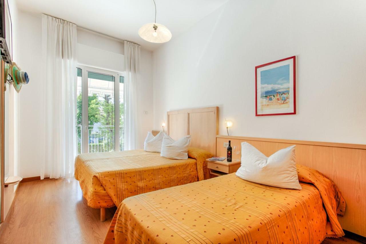 Hotel Venezia E La Villetta Lido di Jesolo Bagian luar foto